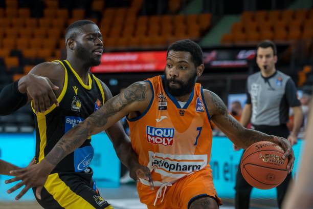 虽然球队在 虽然球队在